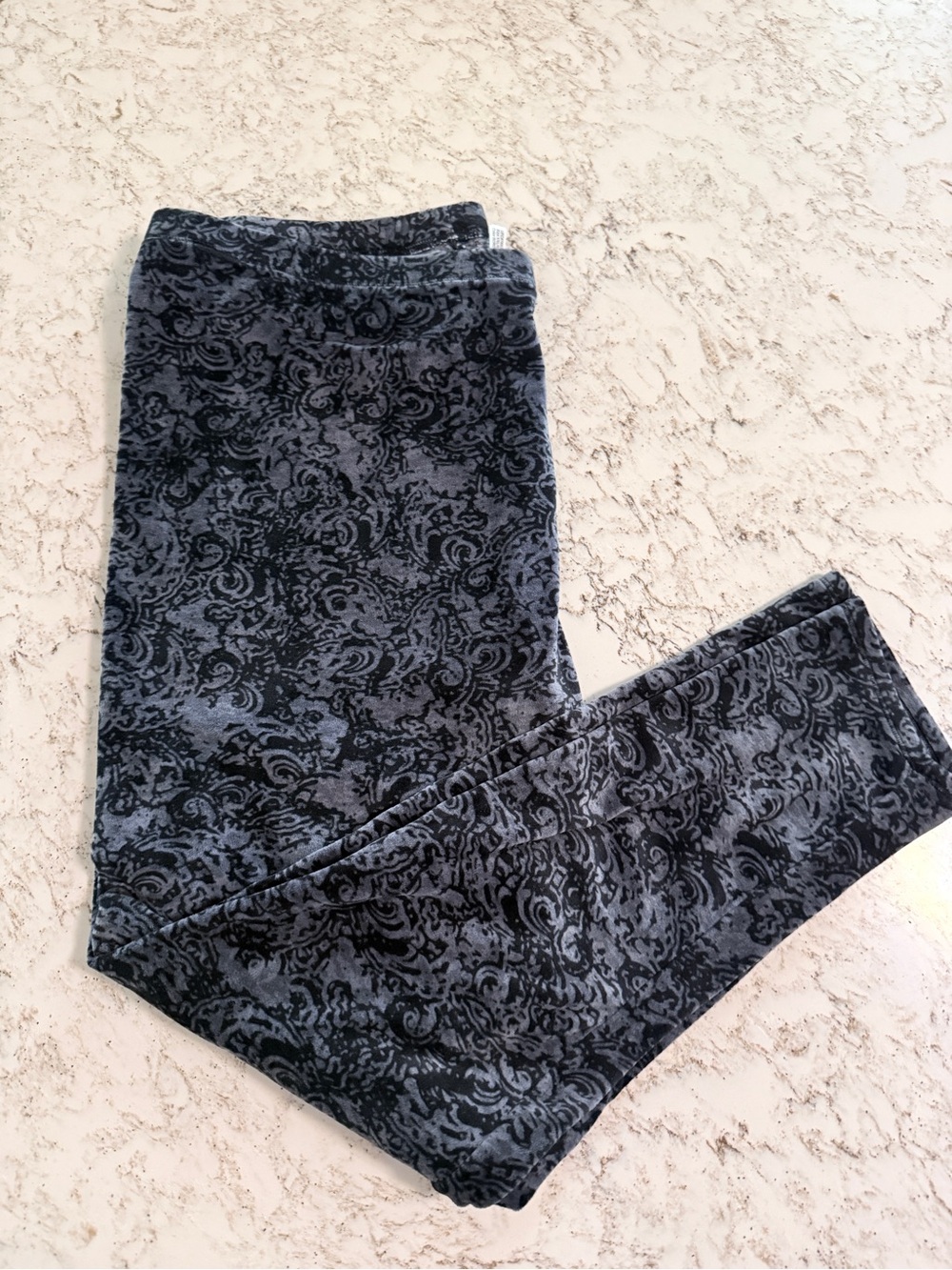 Goth Style Cuddl Duds. ClimateRight ornamental scroll pattern XXL/XXG